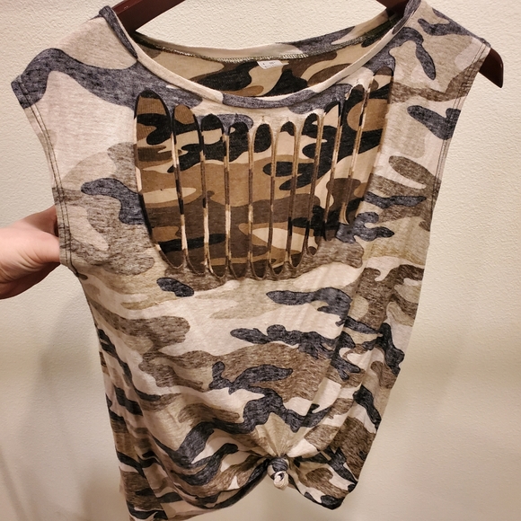 Distressed faded camo print tank - Picture 6 of 10